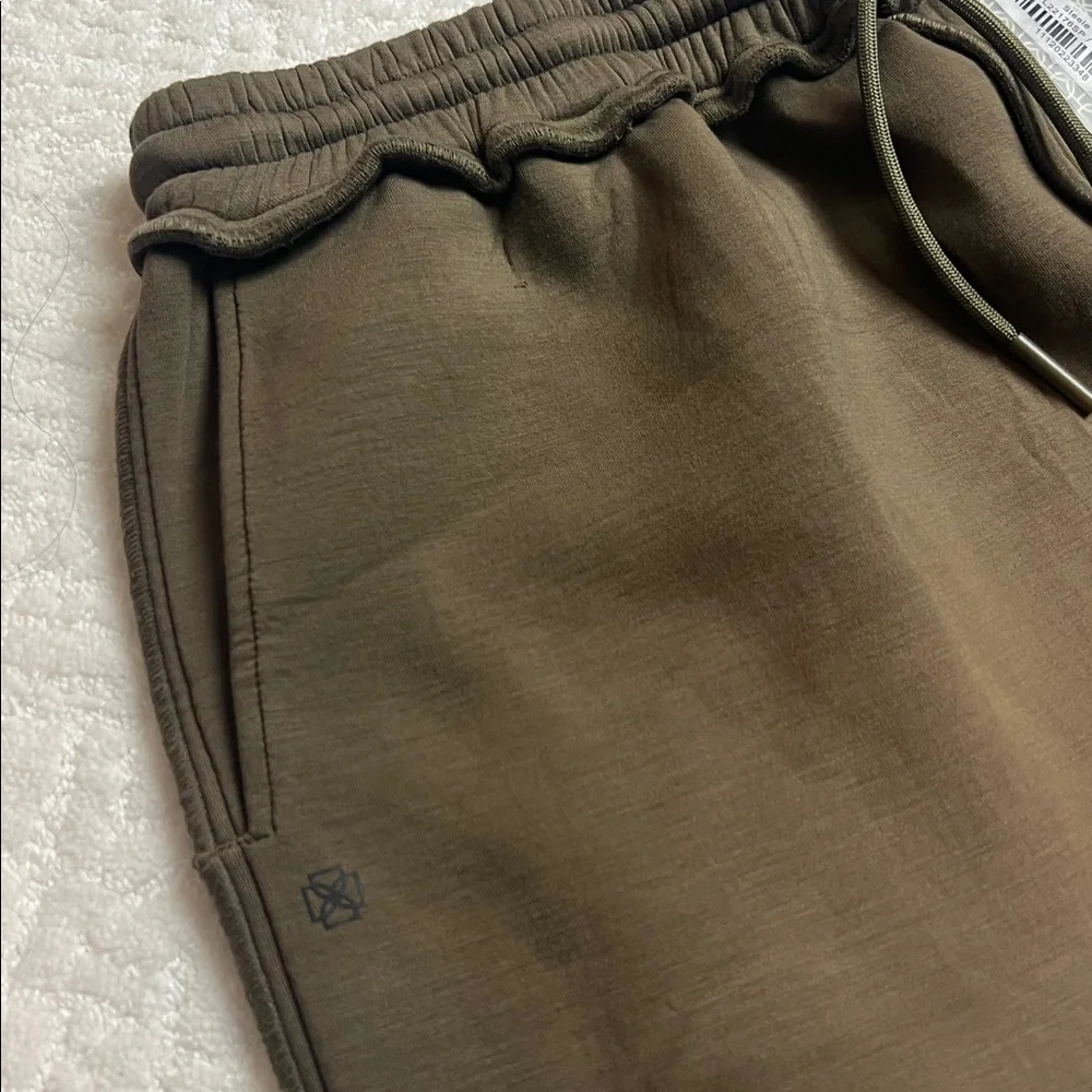 New! Devon Windsor Olive Steele Short with drawstring and pockets large - Picture 4 of 12